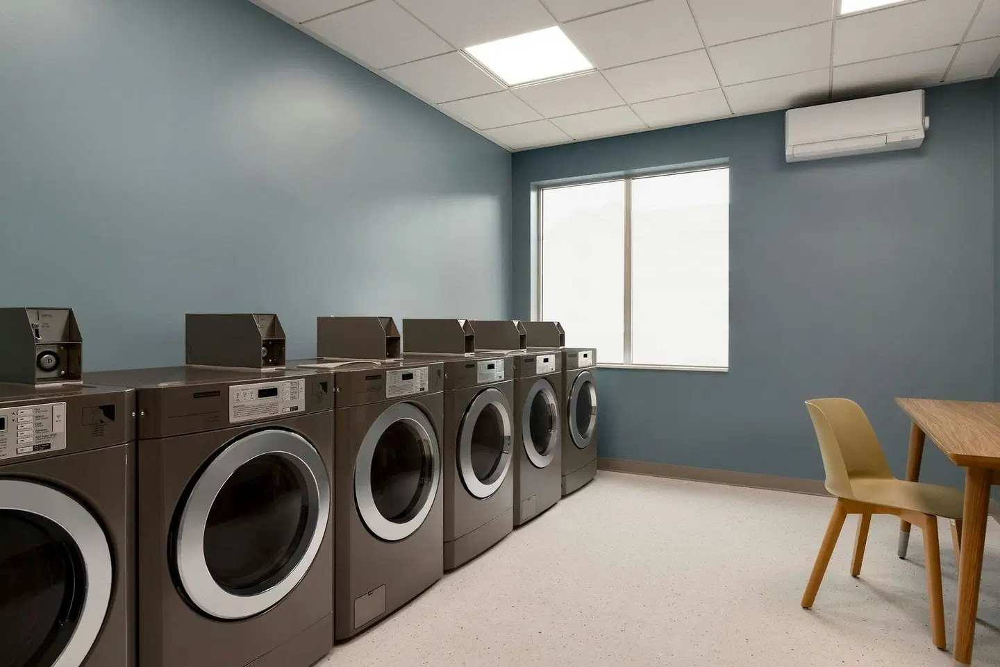 Element Charleston Airport Badezimmer