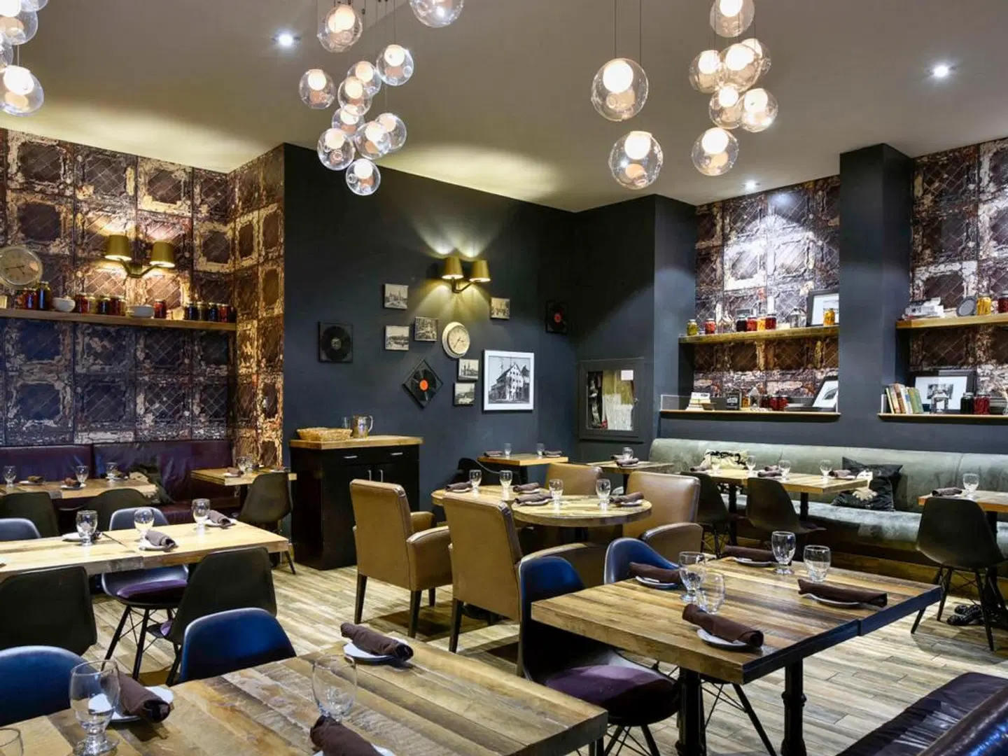 DoubleTree by Hilton Ottawa Downtown Bar