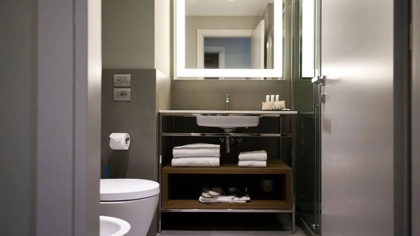 G Hotel Pescara Badezimmer