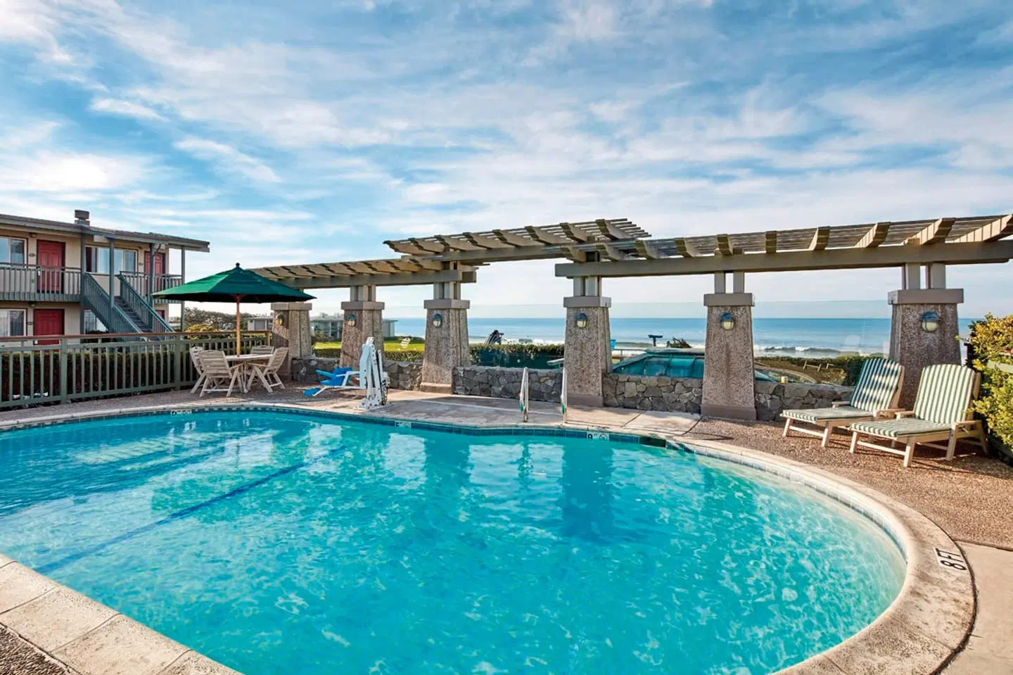 Cavalier Oceanfront Resort OUTDOOR_POOL
