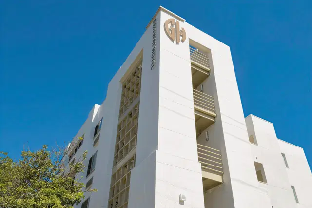 Gateway Hotel Santa Monica EXTERIOR