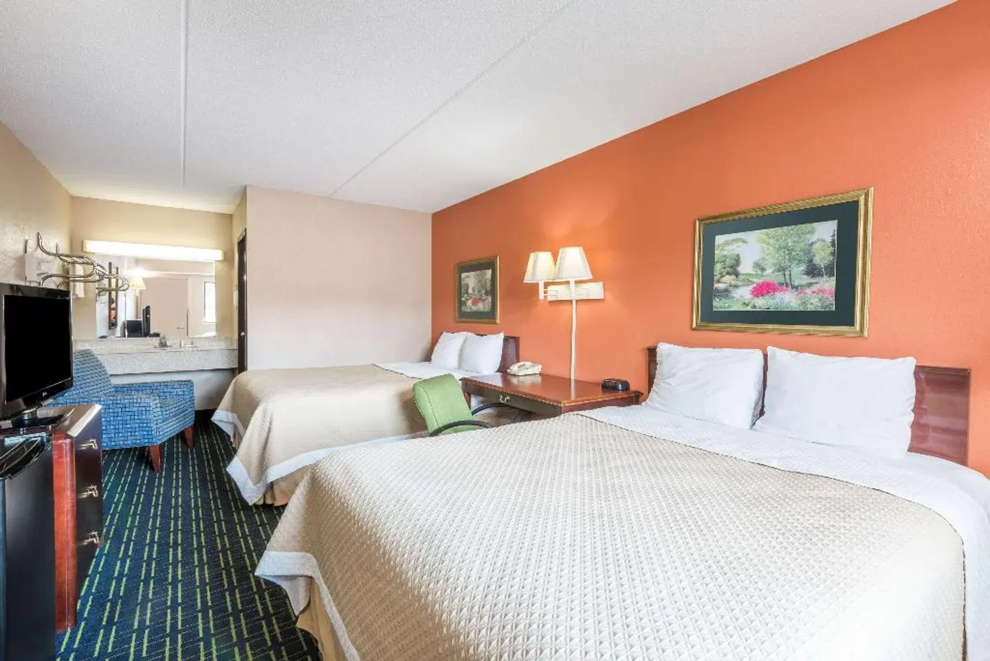 Days Inn by Wyndham Pittsburgh-Harmarville ROOM_EXAMPLE