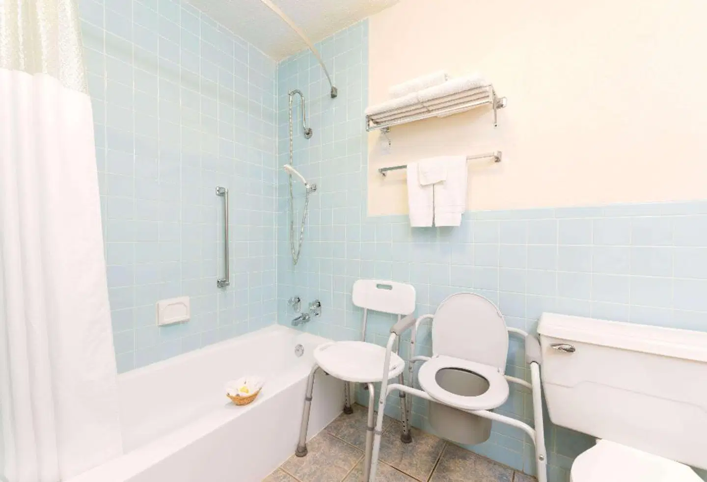 Days Inn by Wyndham Luray Shenandoah Badezimmer