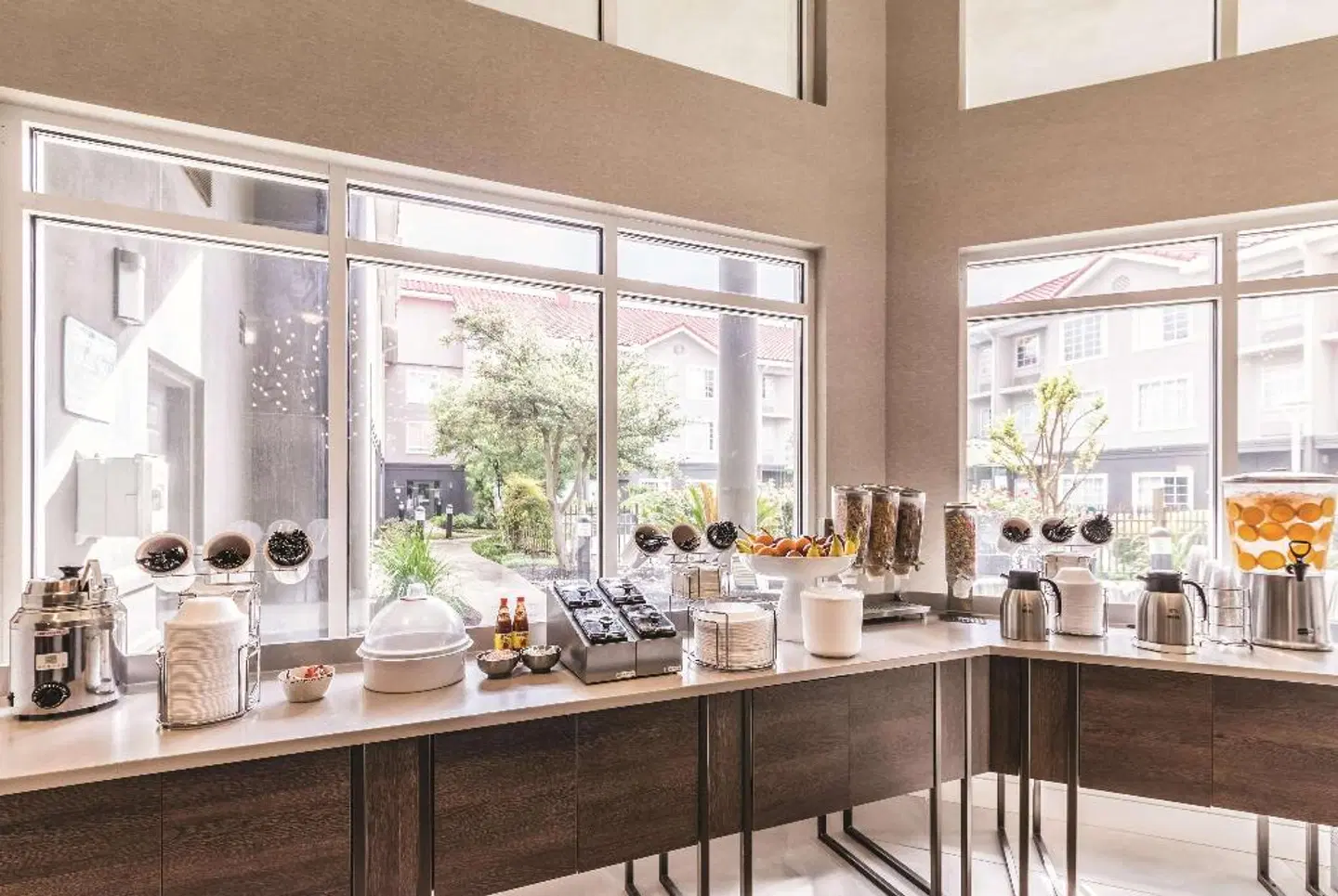 La Quinta Inn & Suites by Wyndham Austin Near The Domain Restaurant