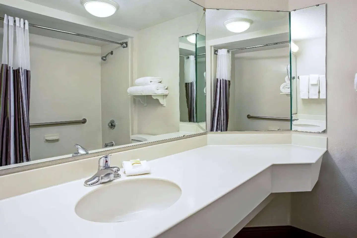 La Quinta Inn & Suites Tucson Airport Badezimmer