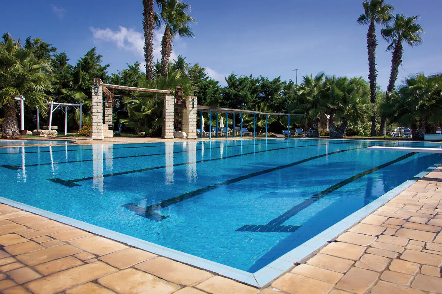 UNA Hotel Regina Bari OUTDOOR_POOL