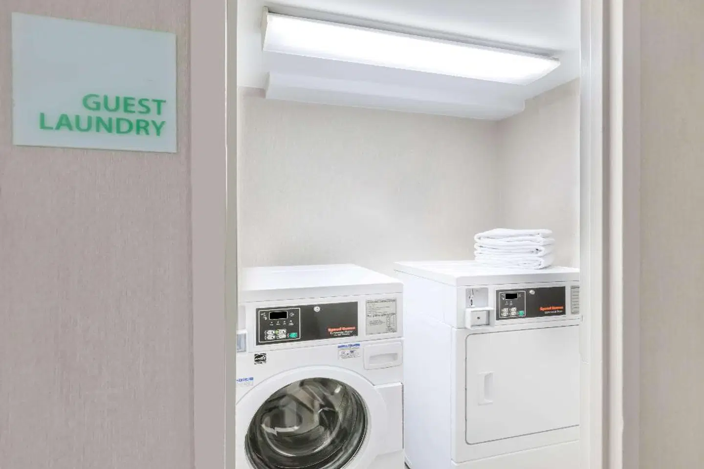 Wyndham Pittsburgh University Center ROOM_EXAMPLE