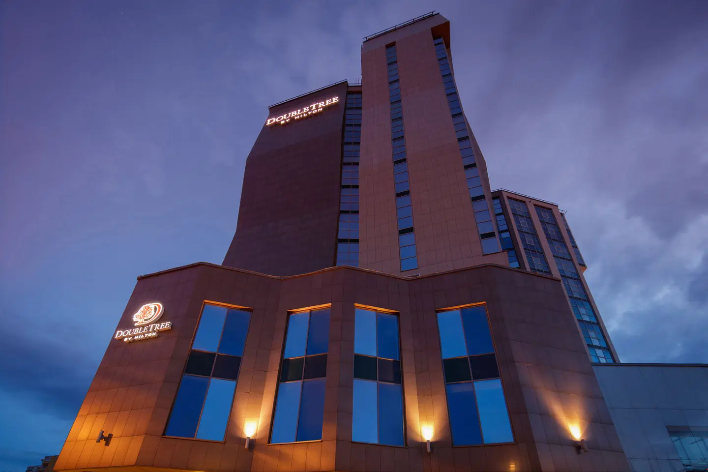DoubleTree by Hilton Hotel Bratislava EXTERIOR
