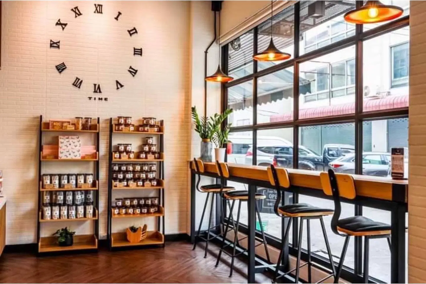 Siam Subway Hostel and Café Bar