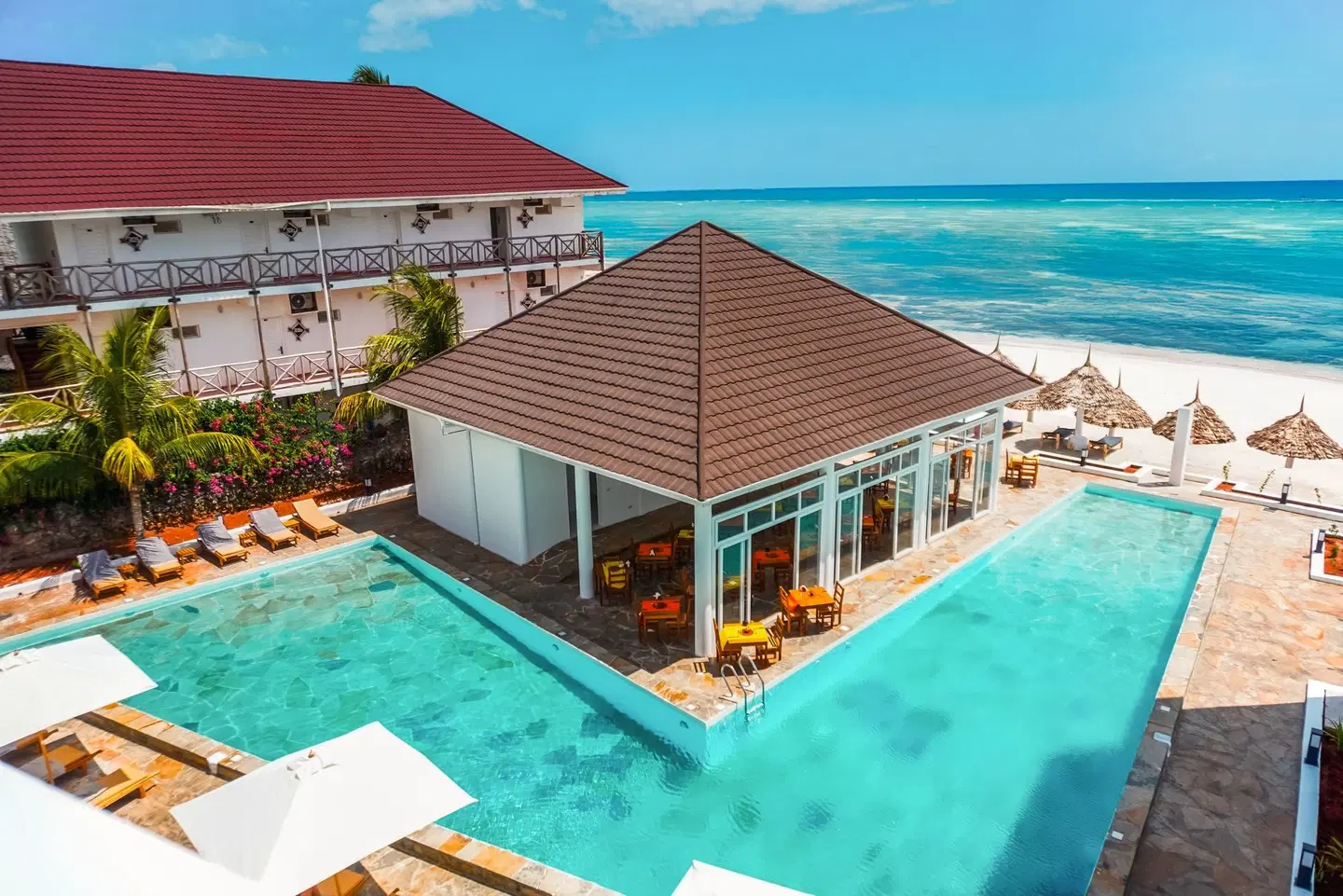 AHG Sun Bay Mlilile Beach Hotel OUTDOOR_POOL