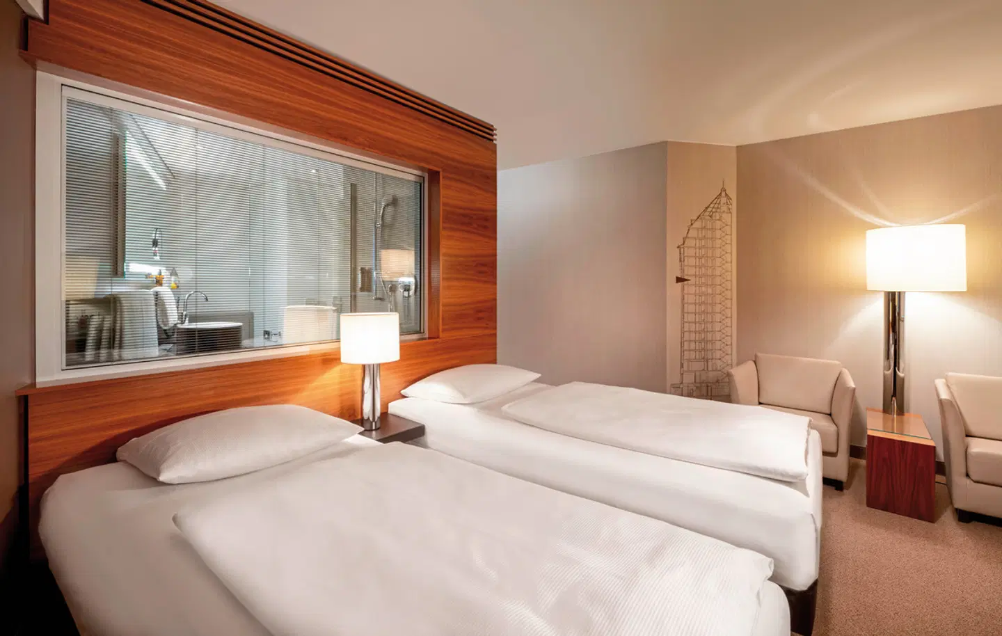 Mövenpick Hotel Hamburg ROOM_EXAMPLE