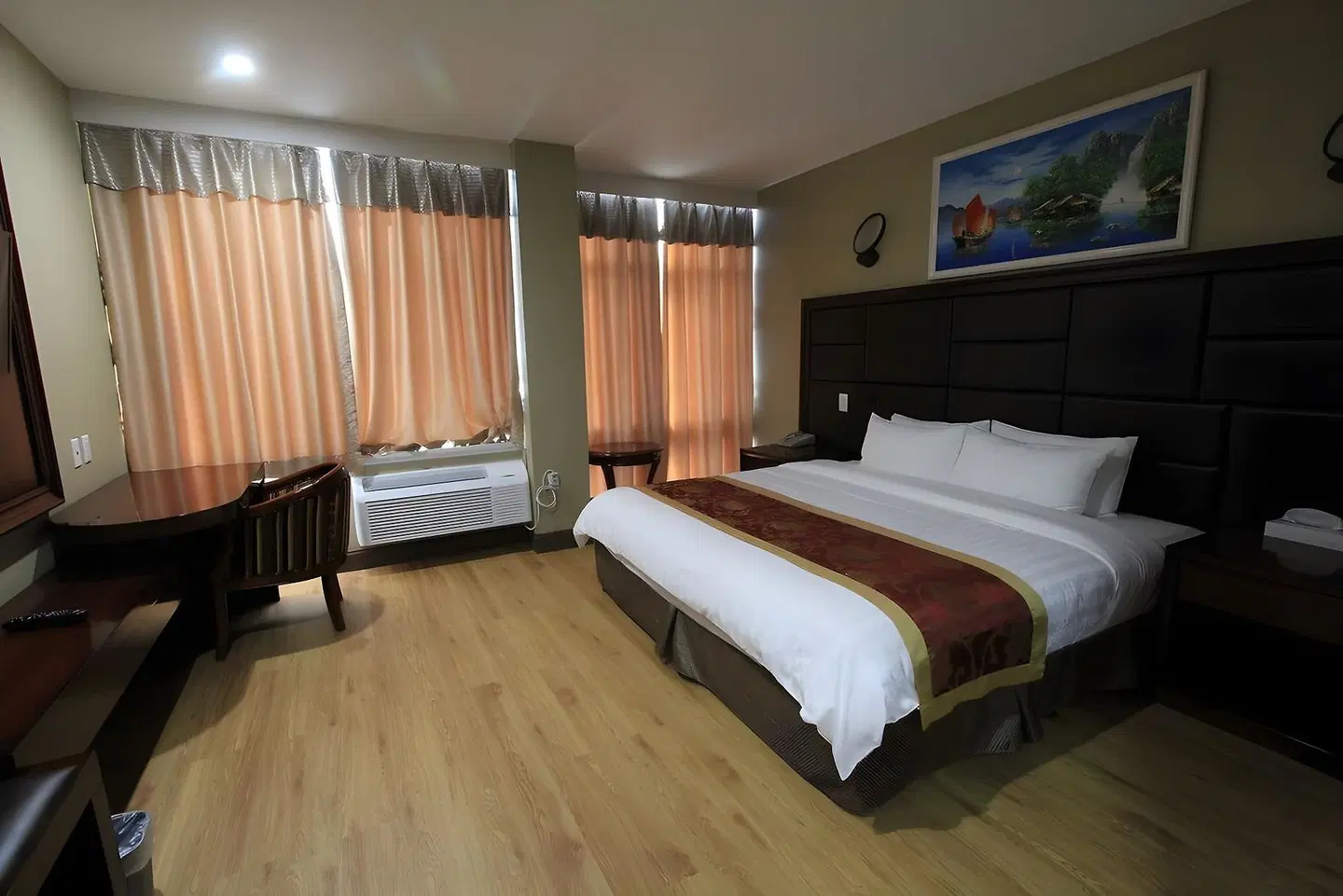 The Queens Hotel ROOM_EXAMPLE