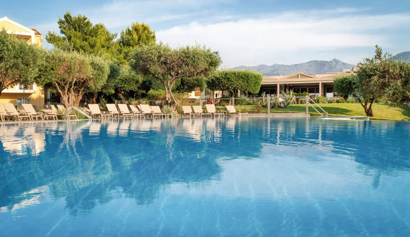 Mareblue Beach Corfu Resort OUTDOOR_POOL
