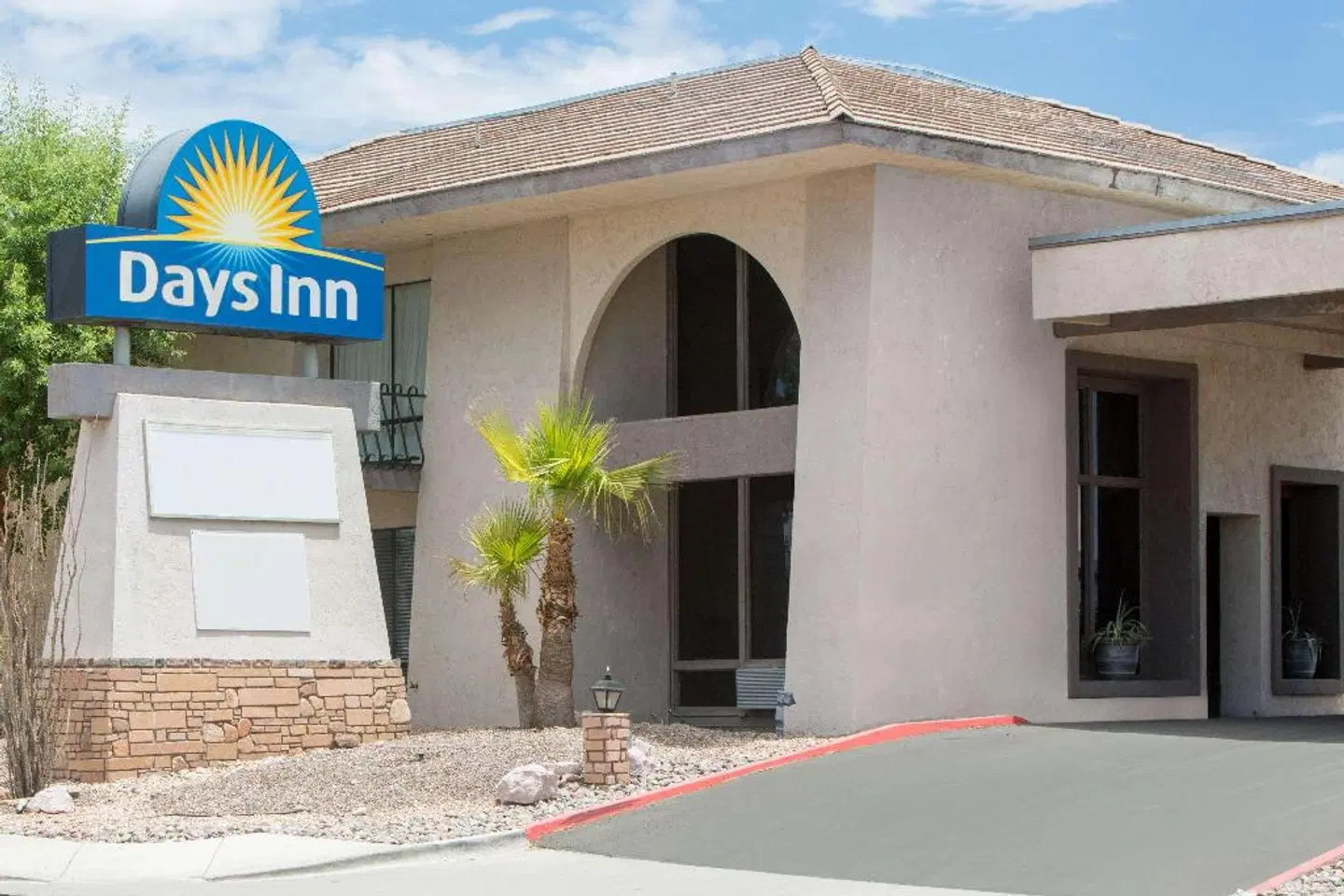Days Inn by Wyndham Lake Havasu EXTERIOR
