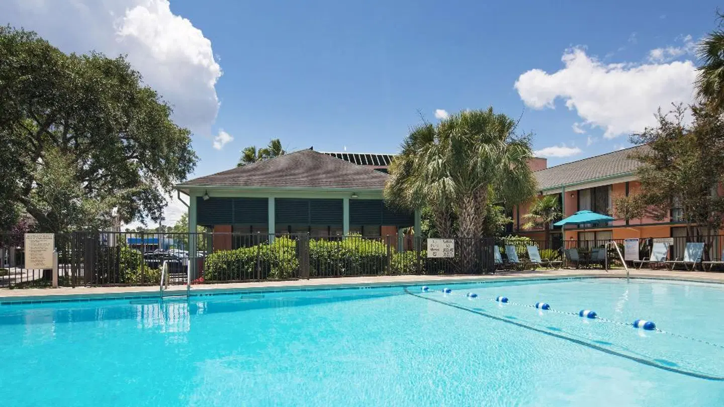 Best Western Charleston Inn OUTDOOR_POOL