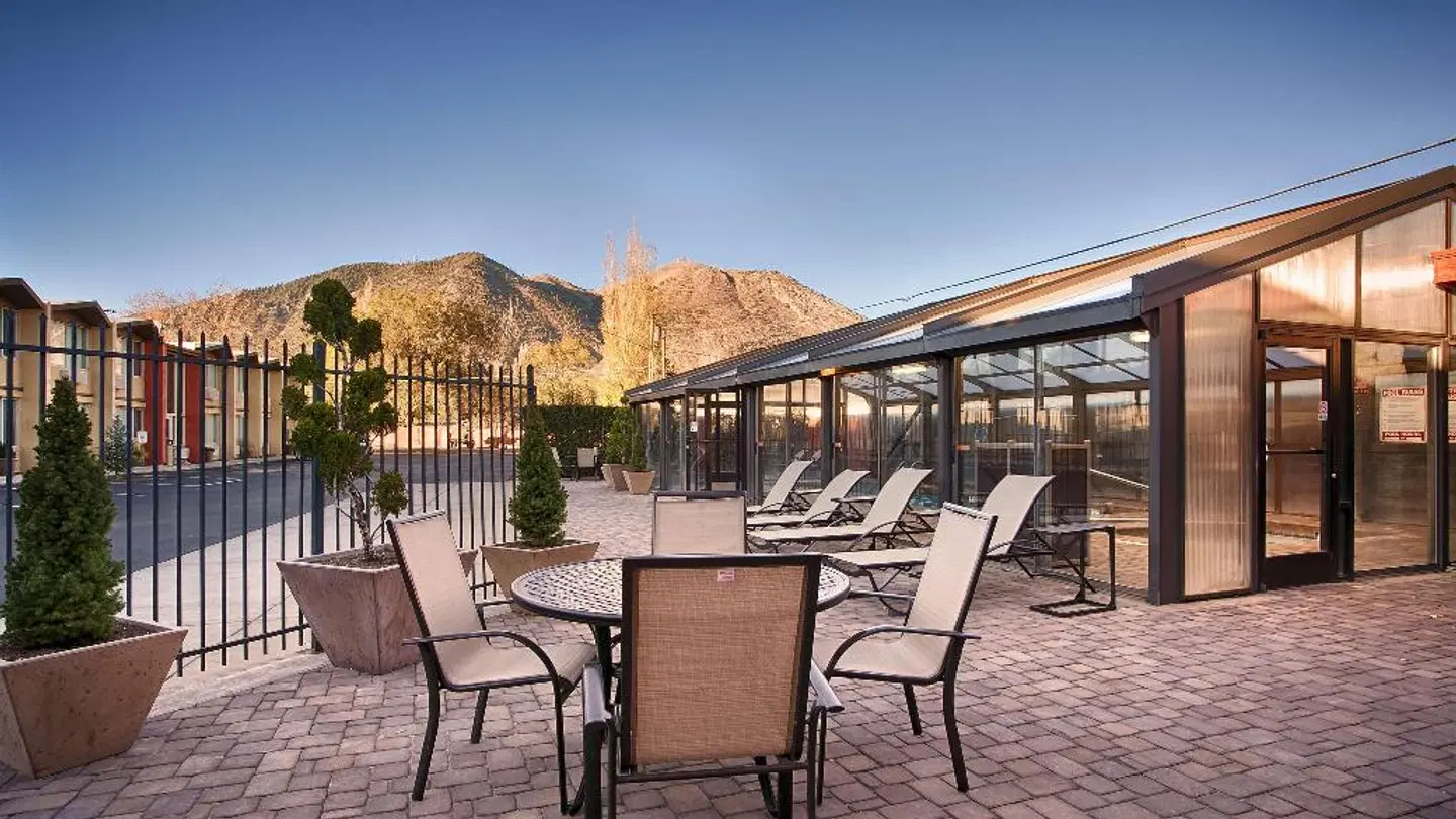 Best Western Pony Soldier Terrasse