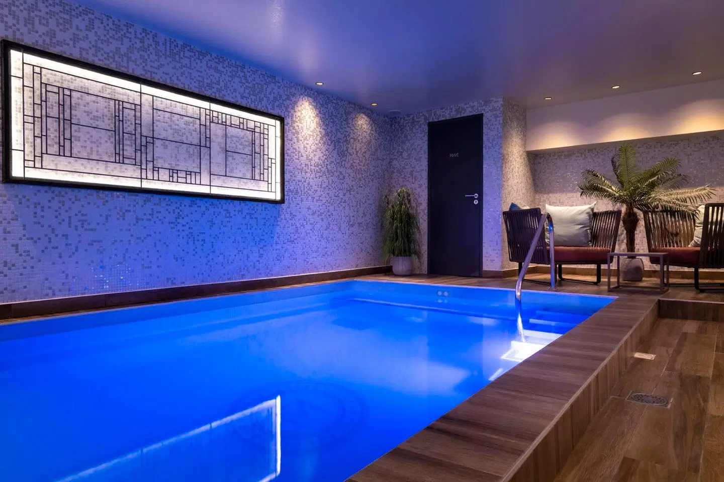 Les Matins de Paris Hallenbad