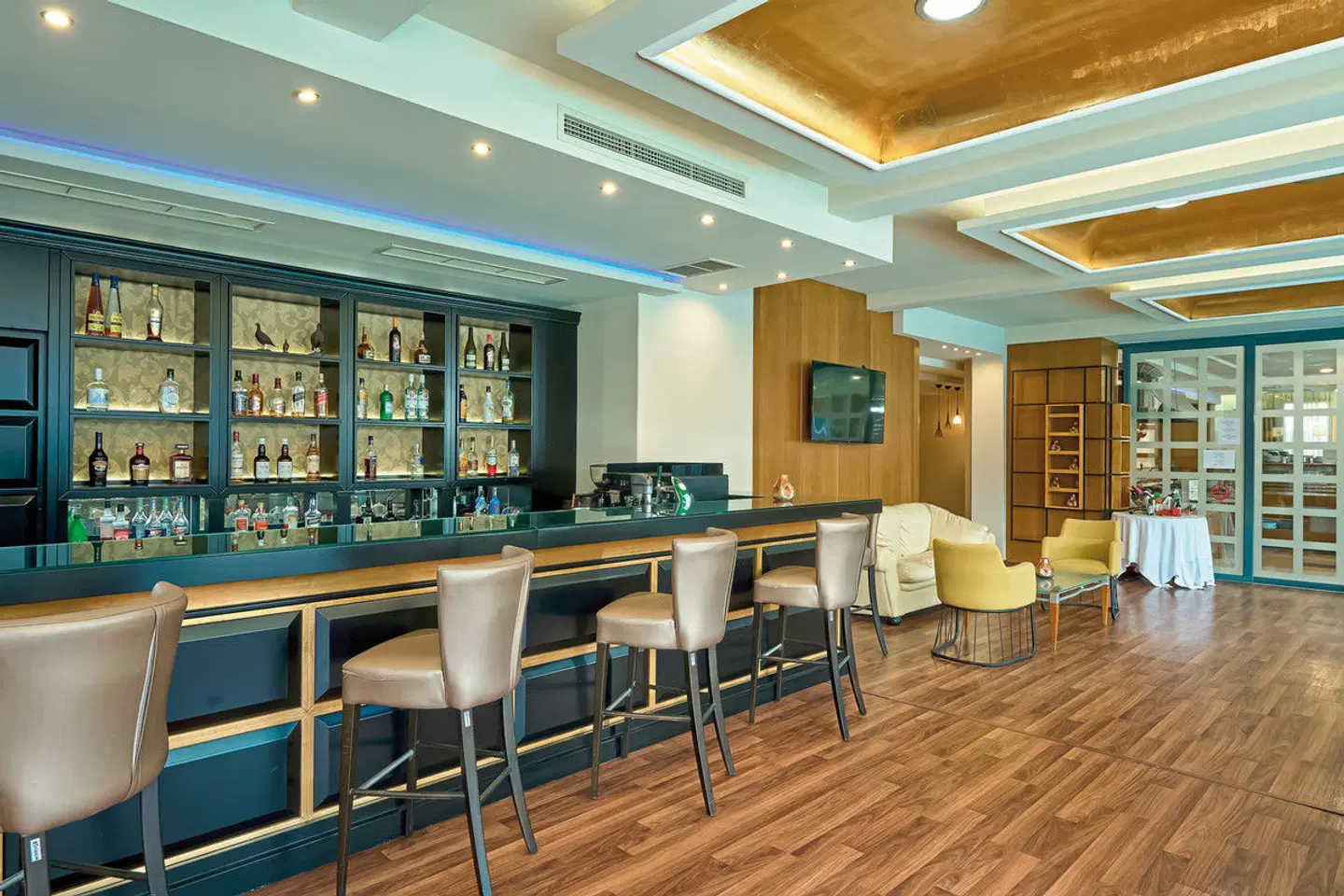 Mediterranean Resort Hotel Bar