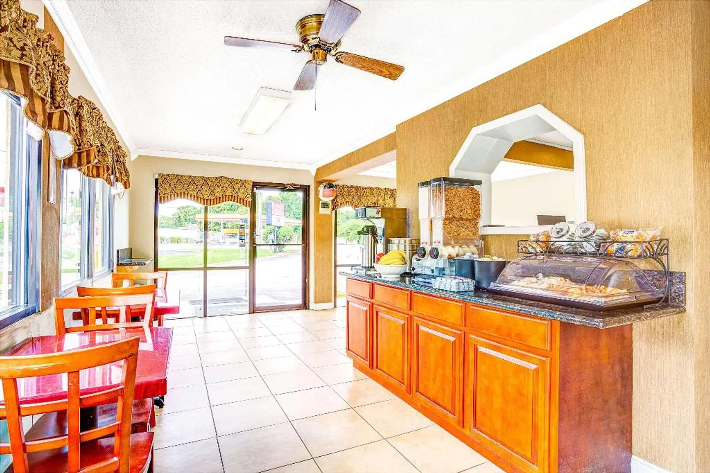 Days Inn by Wyndham Chesapeake Restaurant