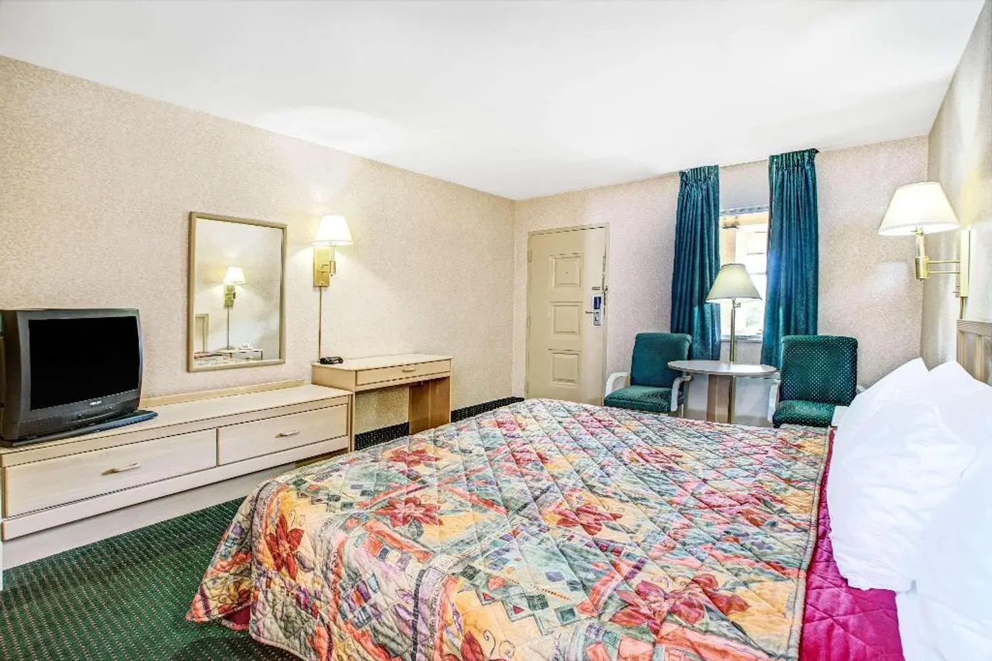 Days Inn by Wyndham Arlington/Washington DC ROOM_EXAMPLE