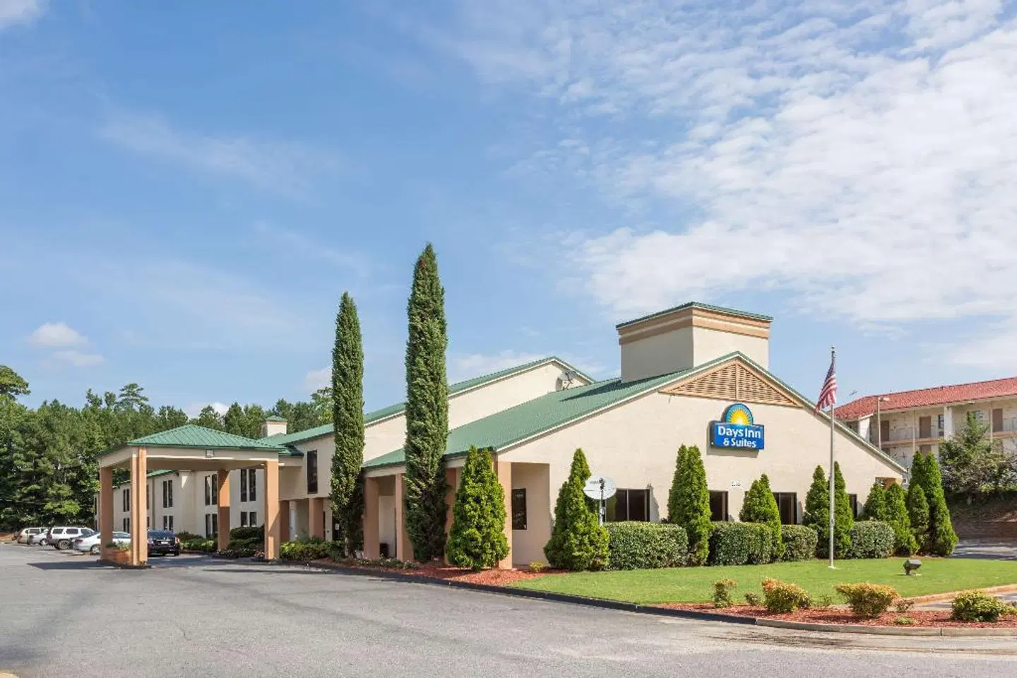 Days Inn & Suites by Wyndham Norcross EXTERIOR