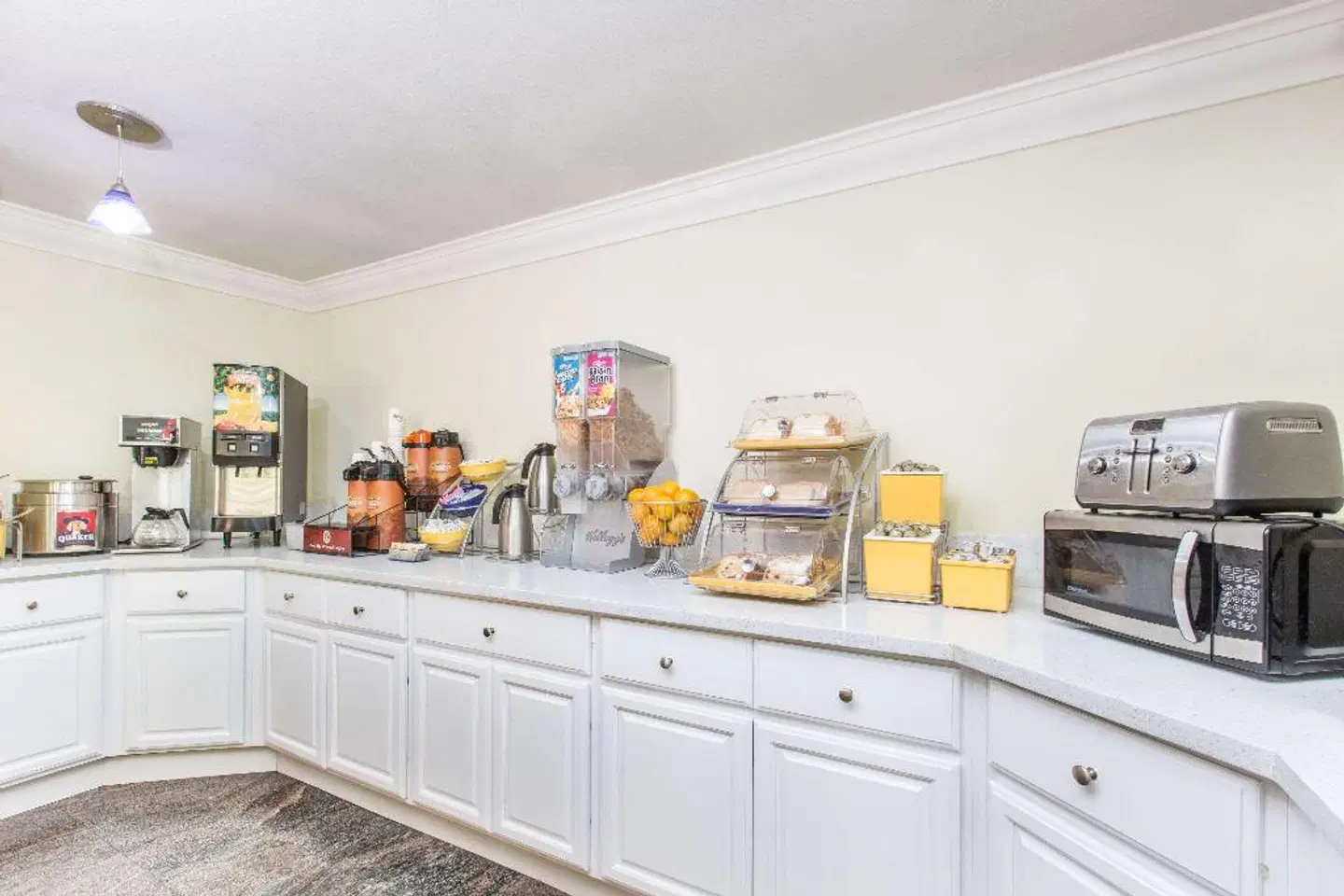 Days Inn by Wyndham Near City Of Hope Restaurant