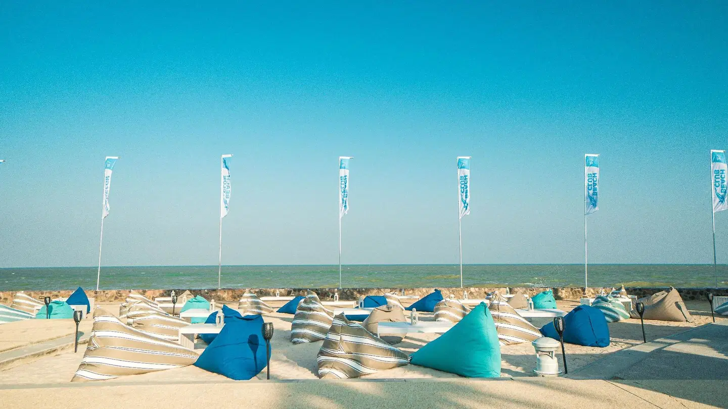 Radisson Resort & Spa Hua Hin OUTDOOR_POOL