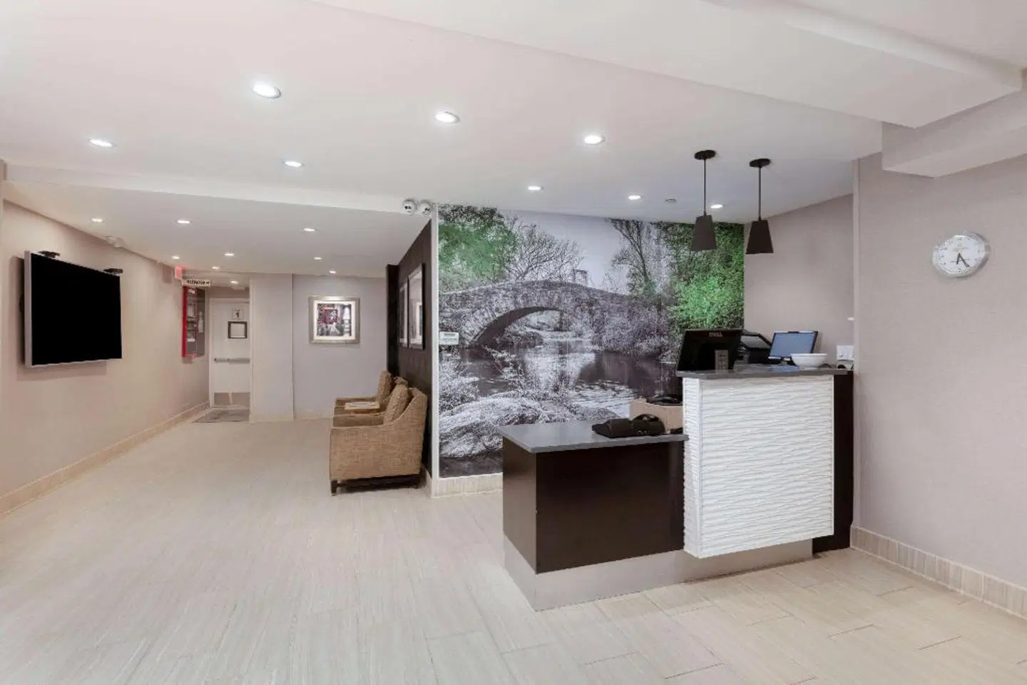 La Quinta Inn & Suites by Wyndham New York City Central Park LOUNGE_LOBBY