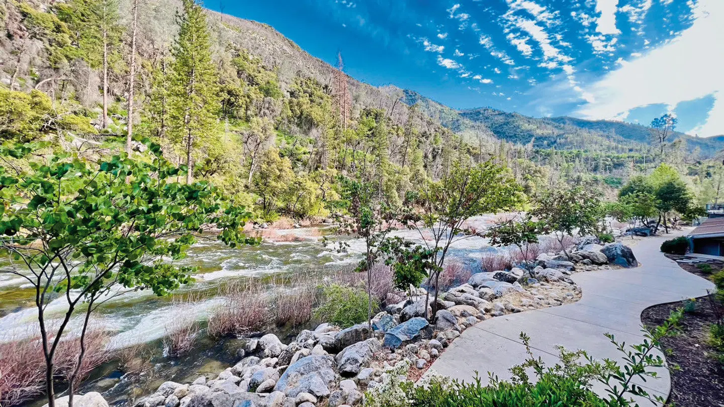 Yosemite View Lodge LANDSCAPE