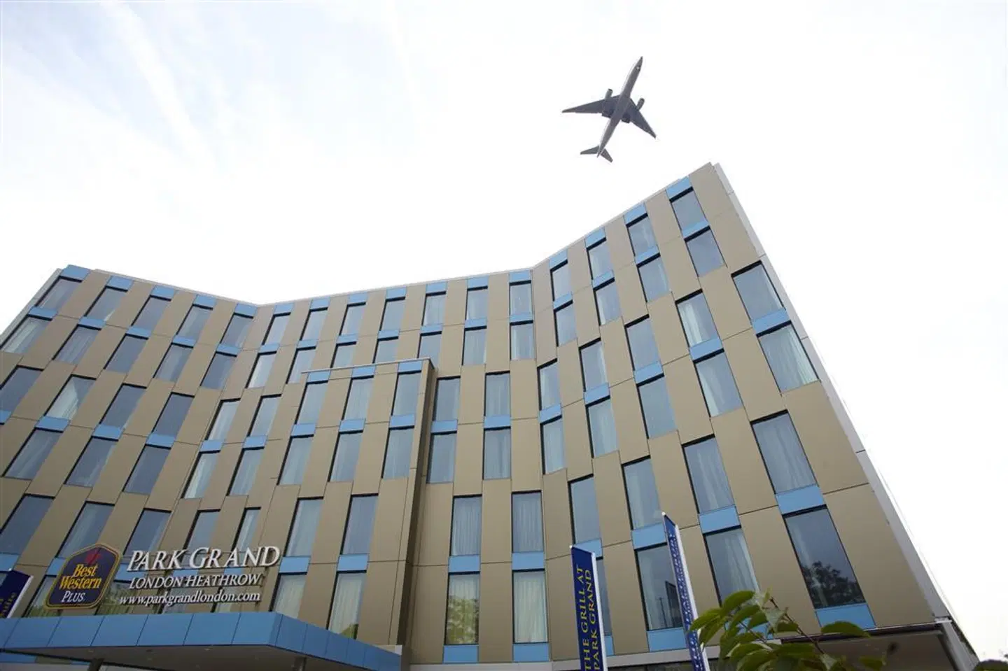 Park Grand London Heathrow EXTERIOR