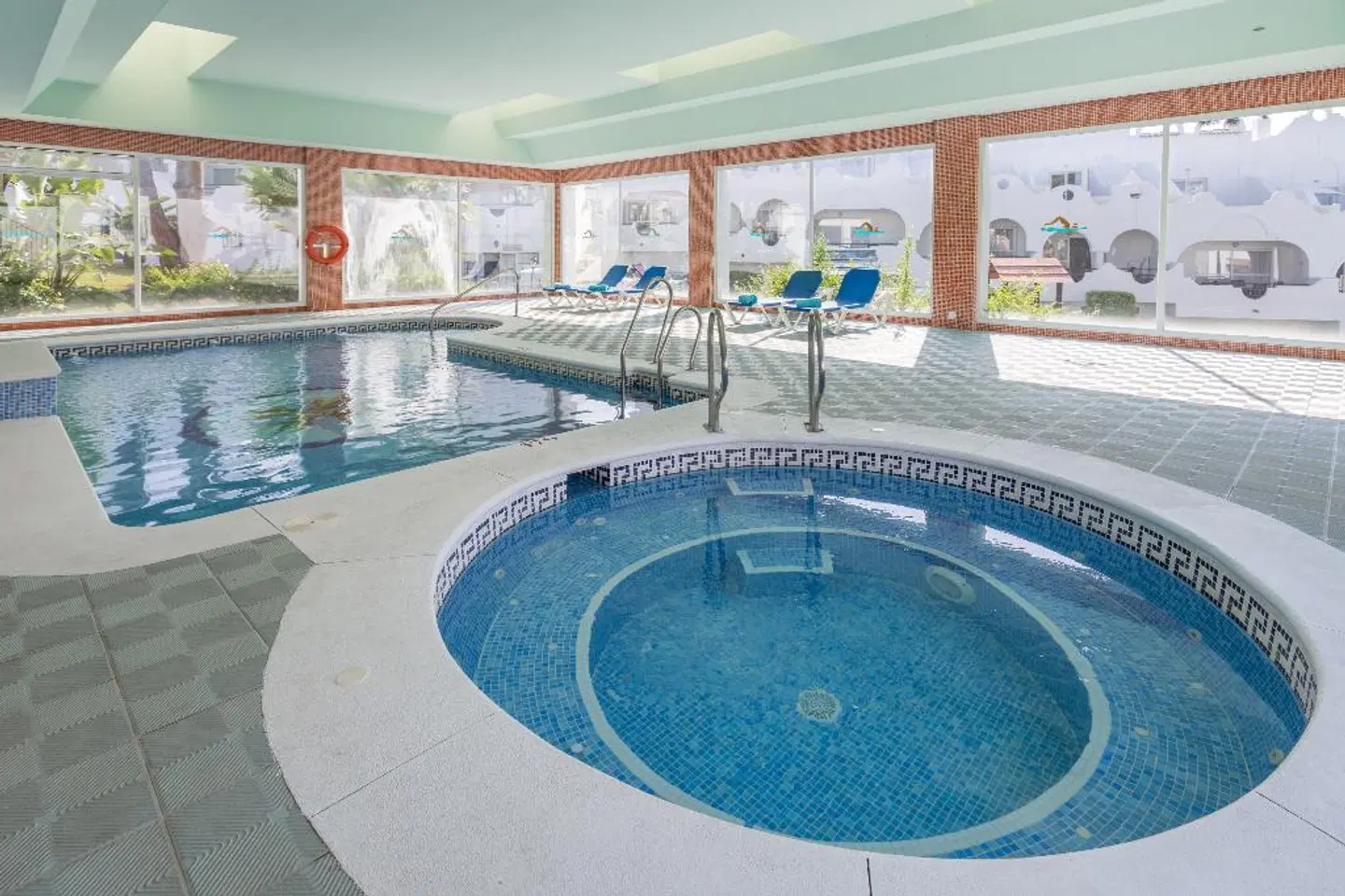 VIME La Reserva de Marbella Hallenbad