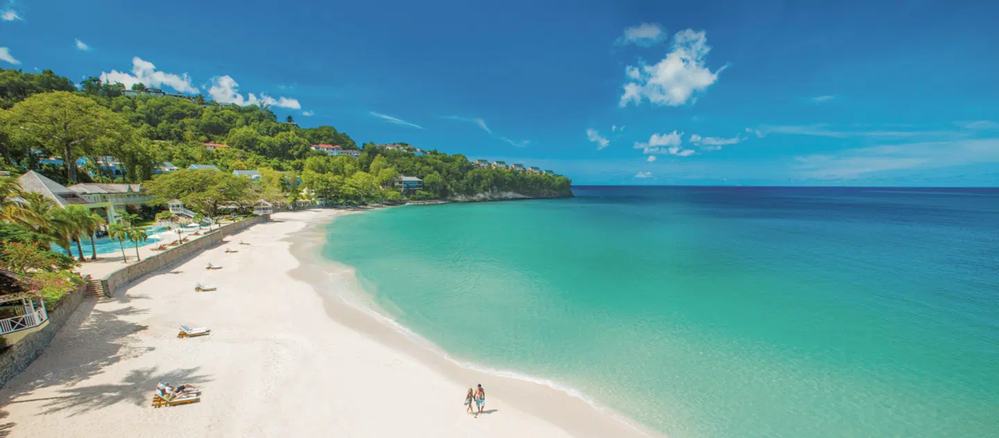 Sandals Regency La Toc Golf Resort & Spa Strand