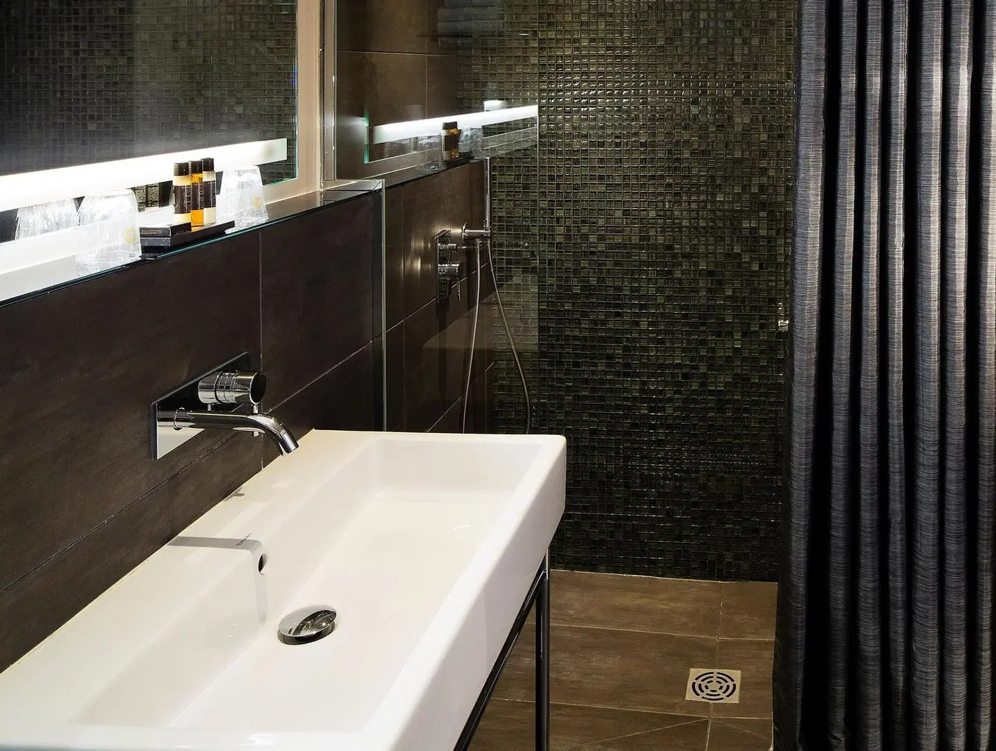 Best Western Quartier Latin Pantheon Badezimmer