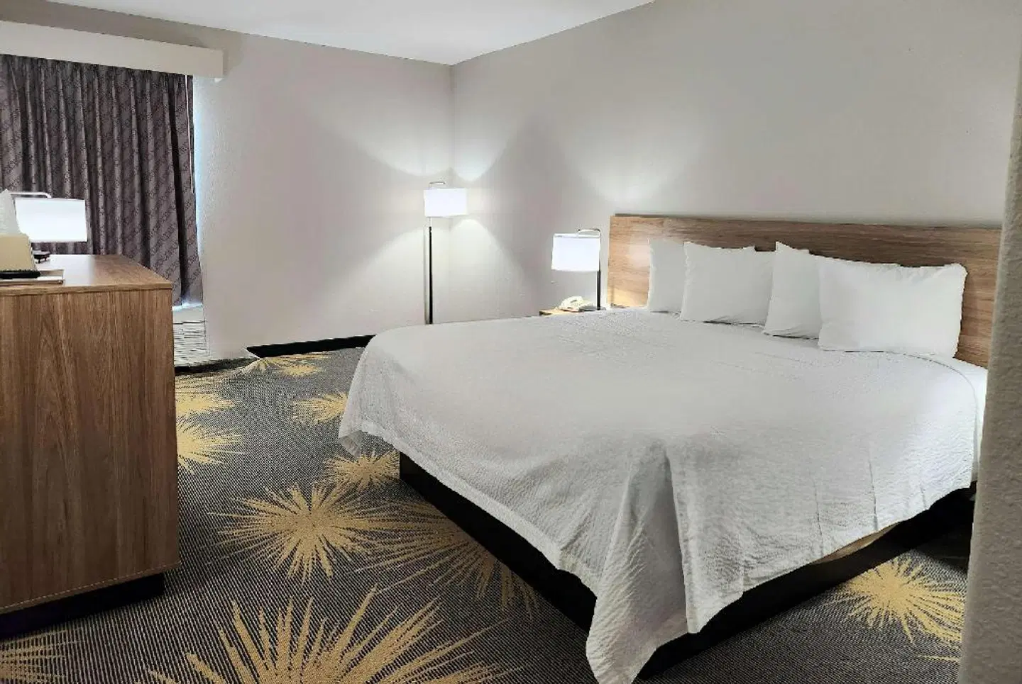 Days Inn by Wyndham LaPlace- New Orleans ROOM_EXAMPLE