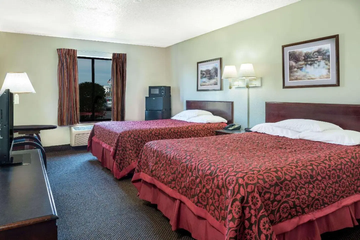 Days Inn by Wyndham Pontoon Beach ROOM_EXAMPLE