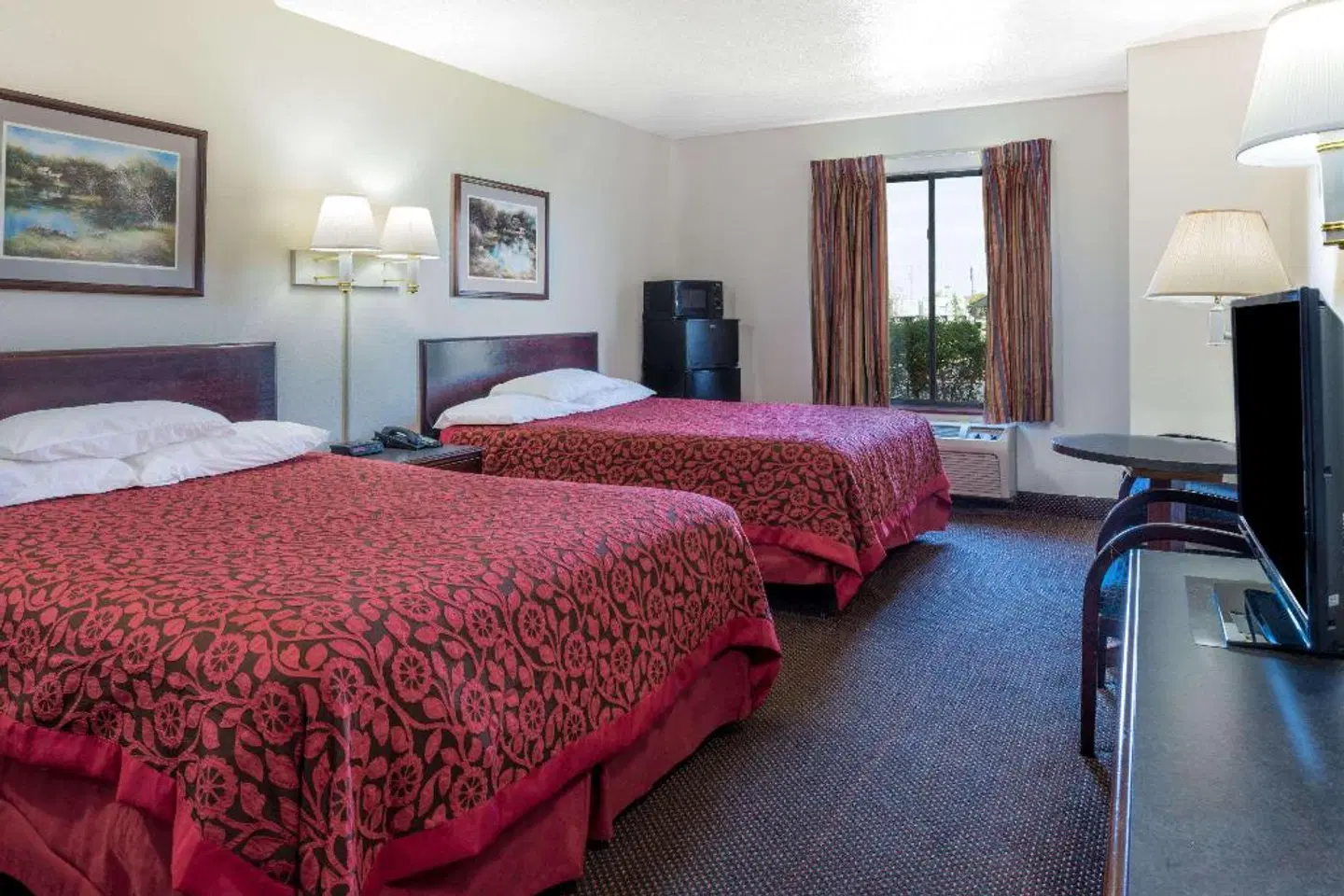 Days Inn by Wyndham Pontoon Beach ROOM_EXAMPLE