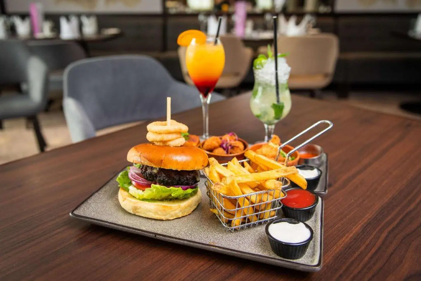 DoubleTree by Hilton London Heathrow Airport Restaurant