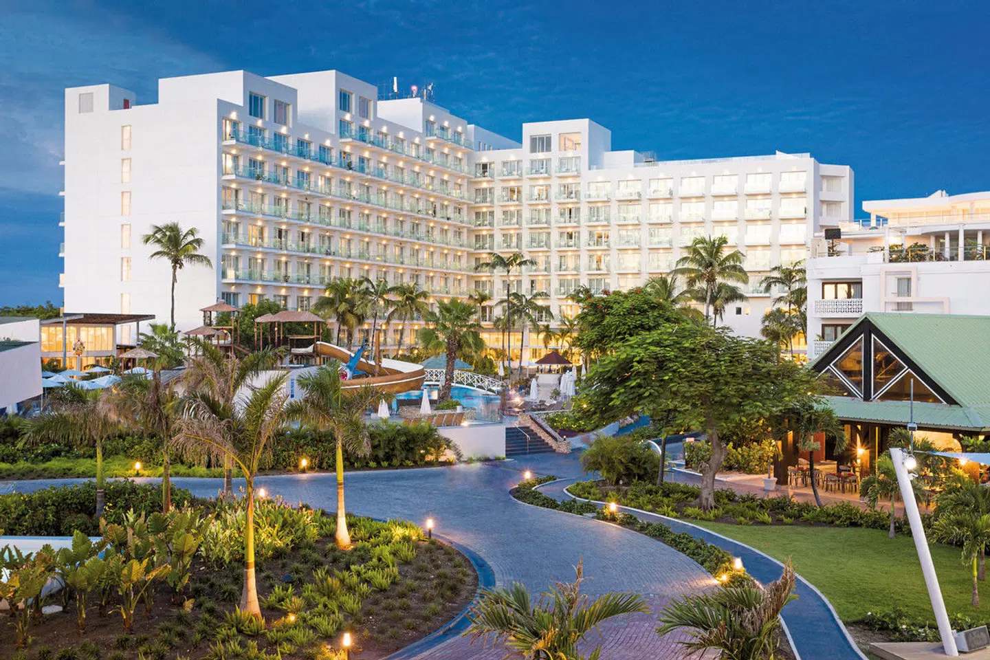 Sonesta Maho Beach Resort, Casino & Spa EXTERIOR