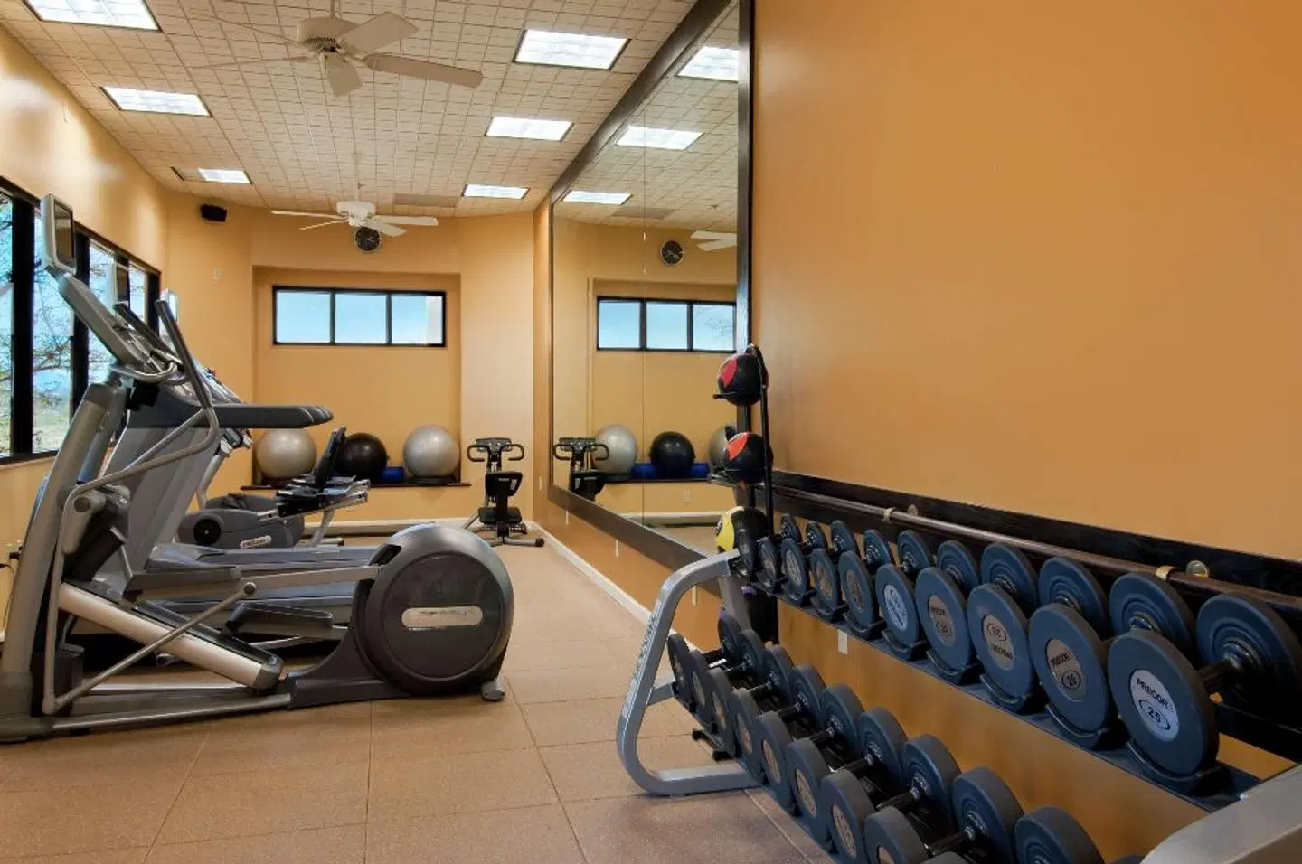 Hilton Tucson East SPORTS_AND_LEISURE