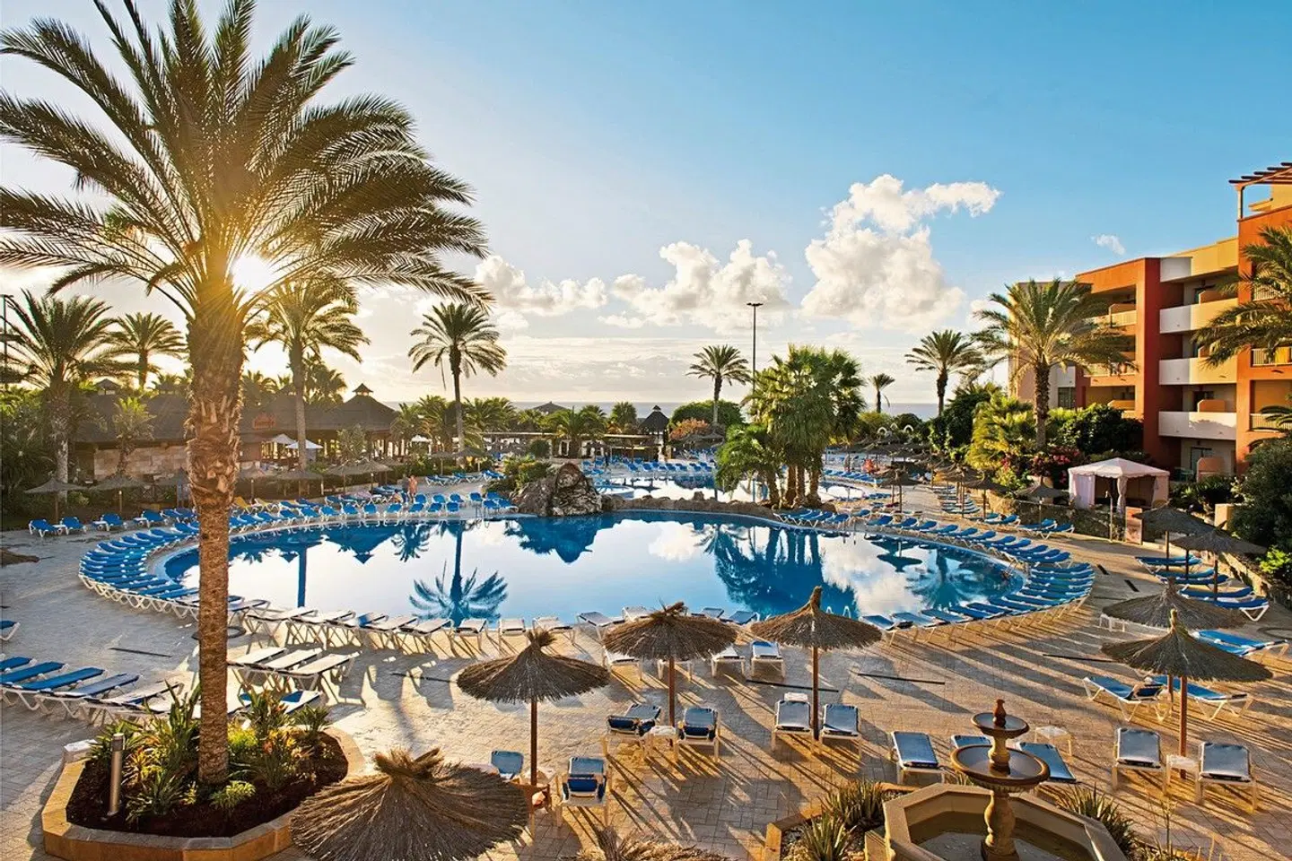 Elba Carlota Beach & Golf Resort OUTDOOR_POOL