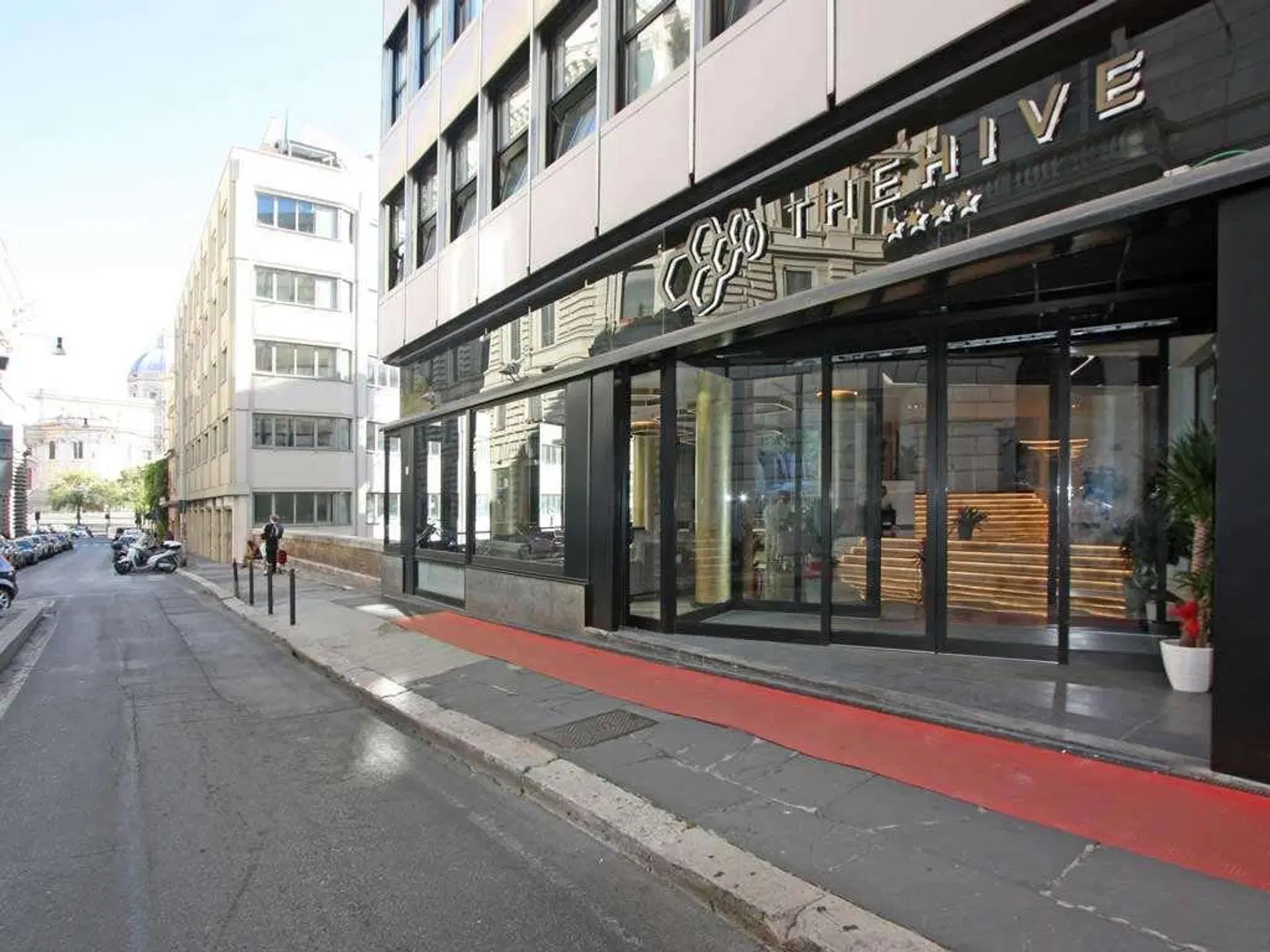 The Hive Hotel EXTERIOR