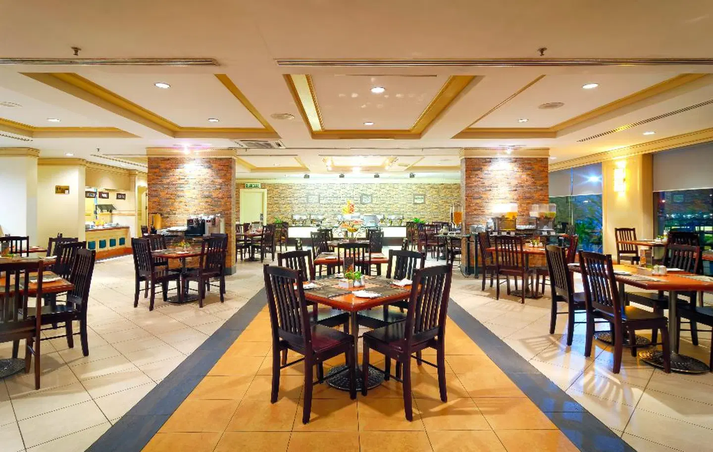 Howard Johnson by Wyndham Kota Kinabalu City Centre Restaurant