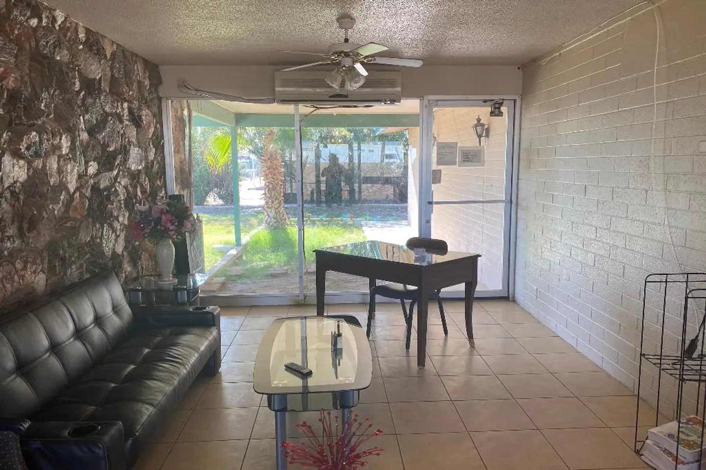 Desert Grove Inn and Suites ROOM_EXAMPLE