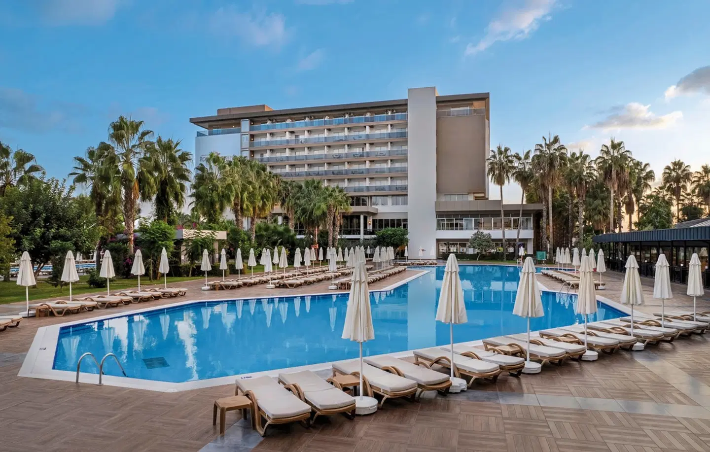 Royal Garden Beach EXTERIOR