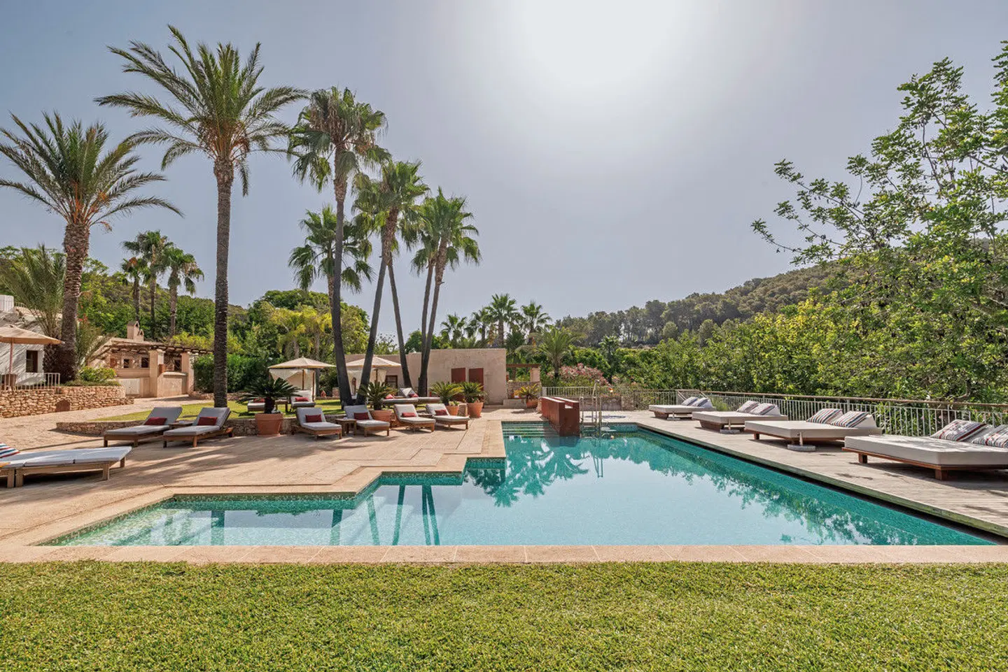 Rural Can Lluc Boutique Country Hotel & Villas OUTDOOR_POOL