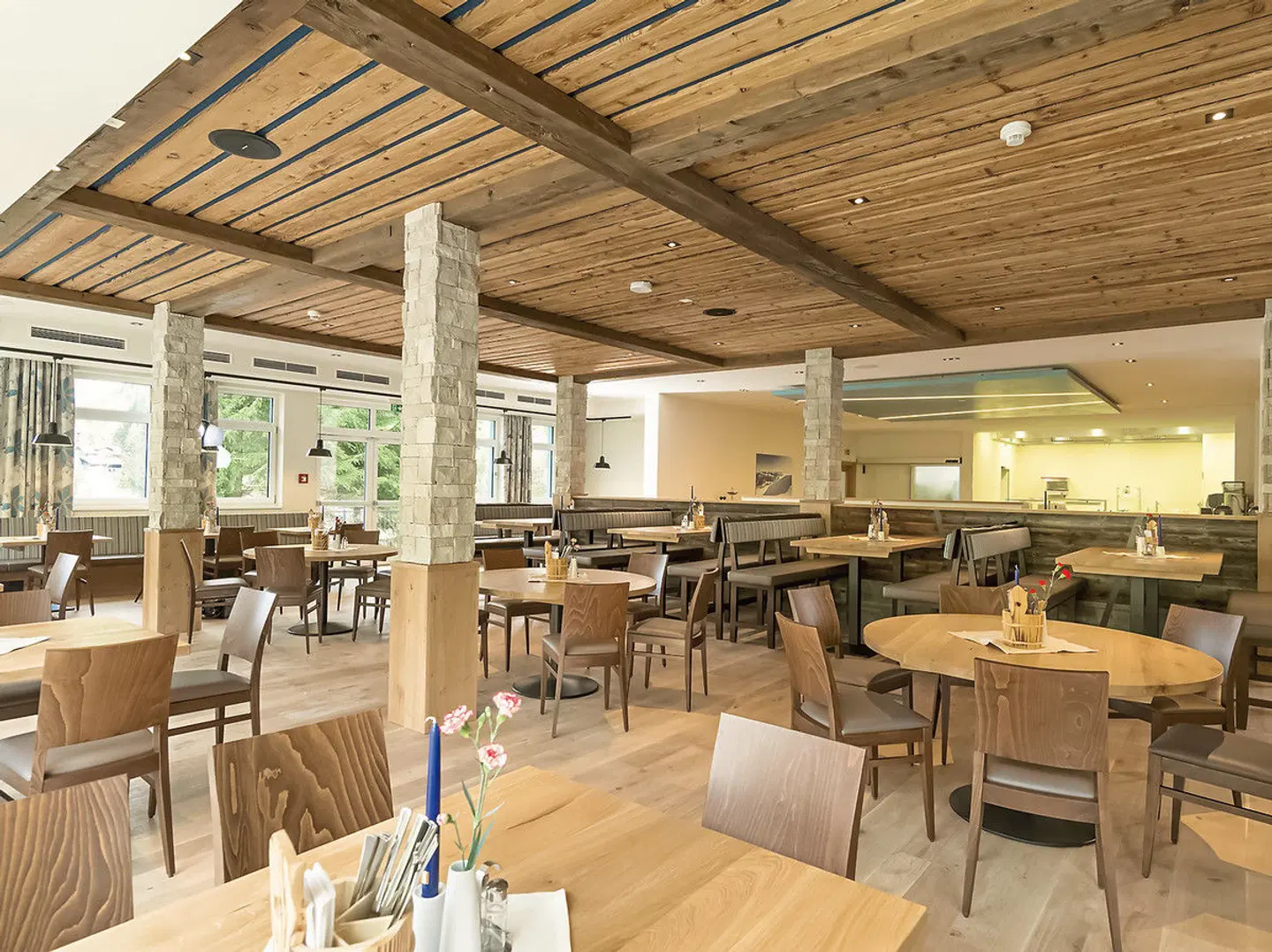 MAGIC MOUNTAINS Hotel Sportwelt Restaurant