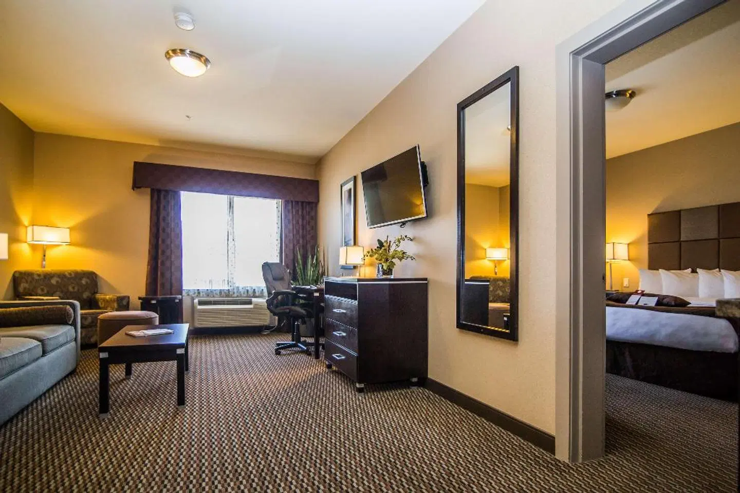 Best Western PLUS Wine Country Hotel & Suites ROOM_EXAMPLE