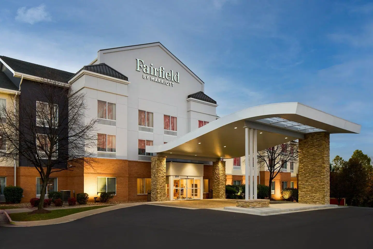 Fairfield Inn & Suites by Marriott Winchester EXTERIOR