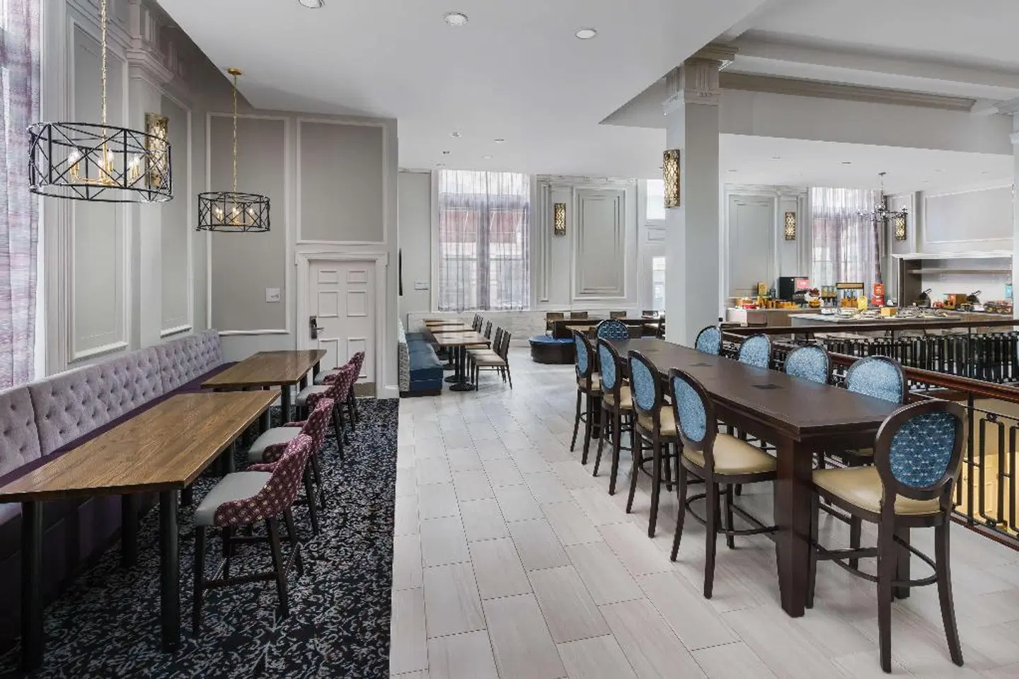 Hampton Inn & Suites Baltimore Inner Harbor Bar