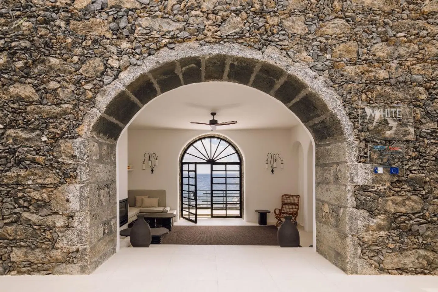 White Exclusive Suites & Villas EXTERIOR